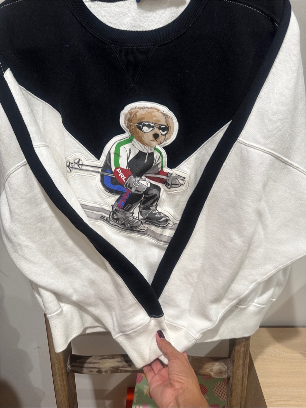 Polo Ralph Lauren Bear Ski AppliquΓ© Crewneck Sweater - Black & White